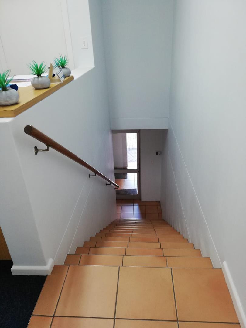 To Let Commercial Property for Rent in Pinelands Western Cape